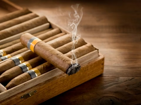 A Connoisseur's Guide: How to Pick the Perfect Cigar